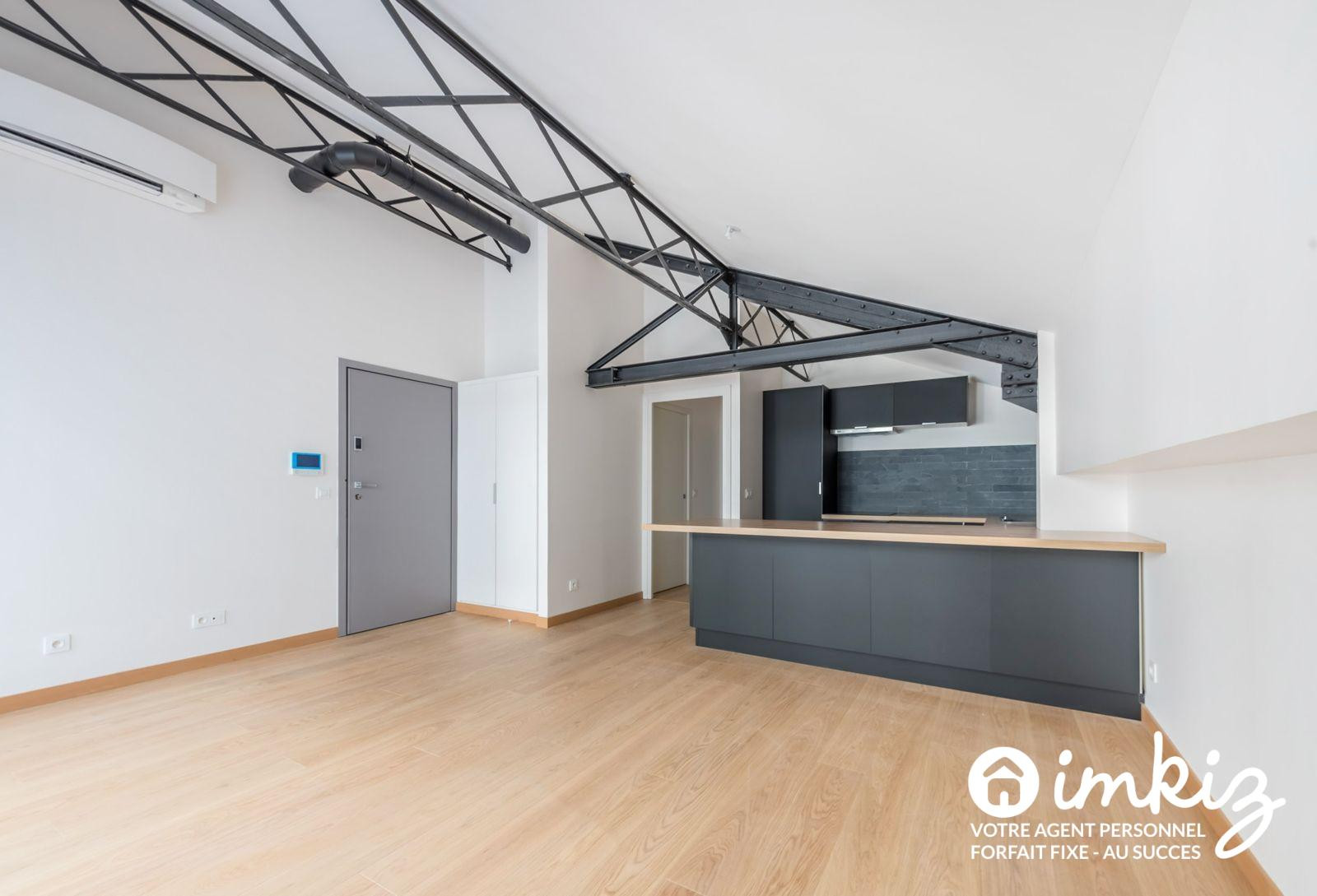 
                                                Vente
                                                 Montmartre Appartement 2 Pièces Moderne Style Loft