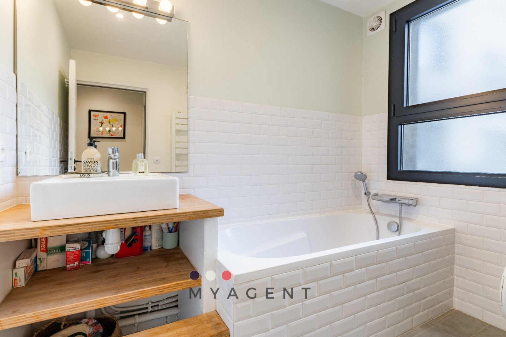 
                                                Vente
                                                 MONTMARTRE / SACRÉ-CŒUR – 4 PIÈCES