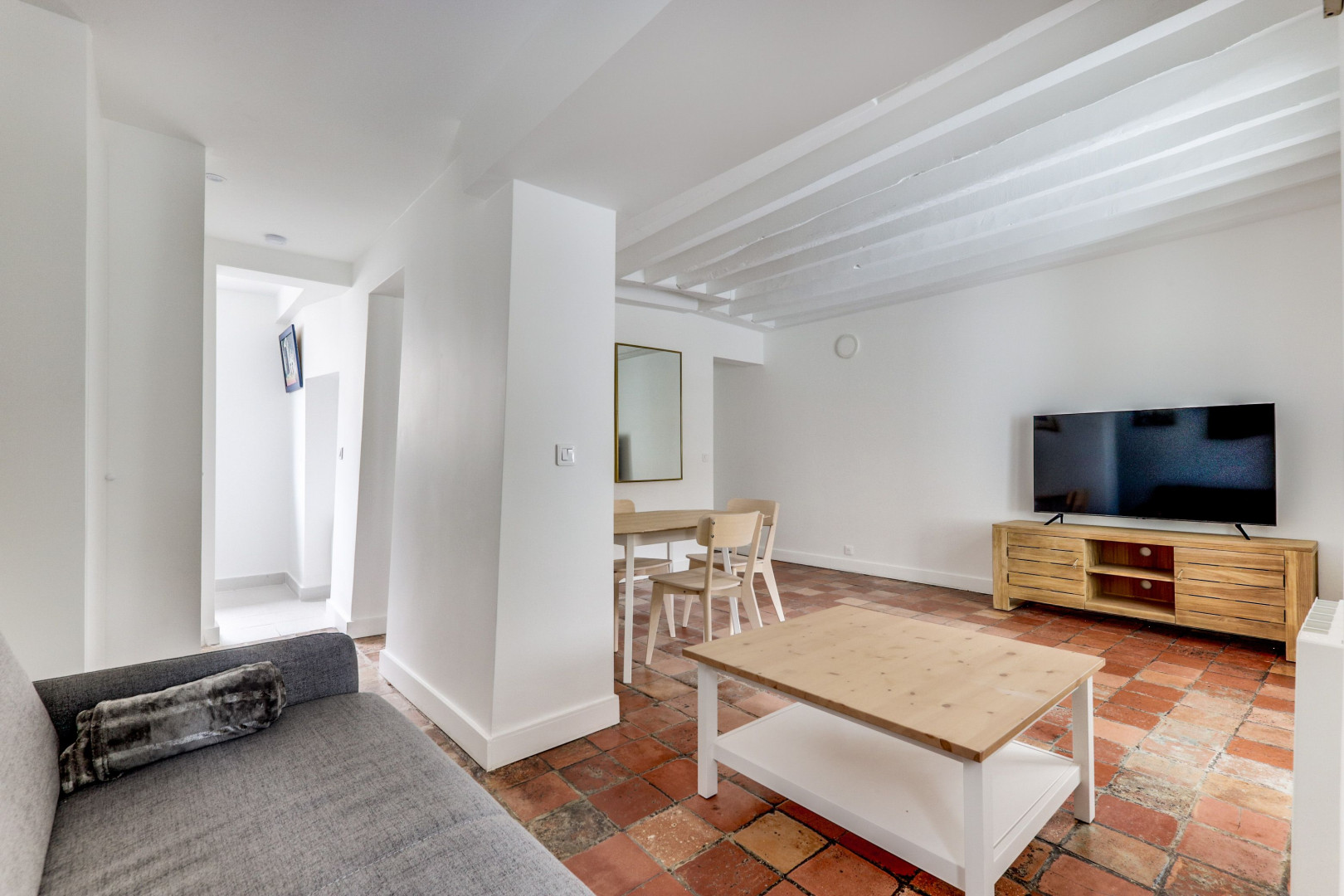 
                                                Location
                                                 Montmartre - Tertre 1 BD (loyer tout inclus)