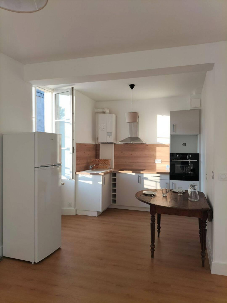 
                                                Location
                                                 MONTMORILLON CENTRE - Appartement de type 3
