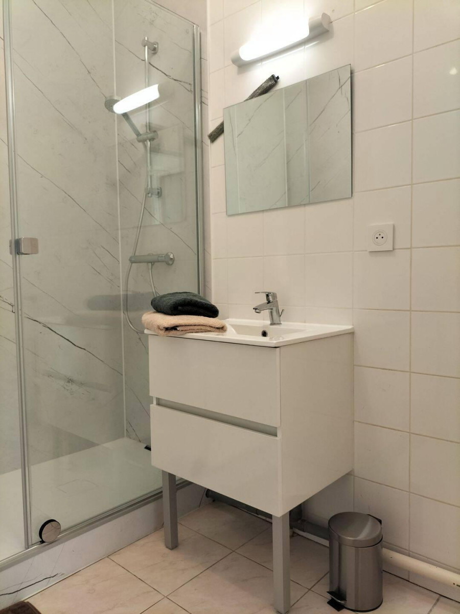 
                                                Location
                                                 MONTMORILLON CENTRE - Appartement de type 3