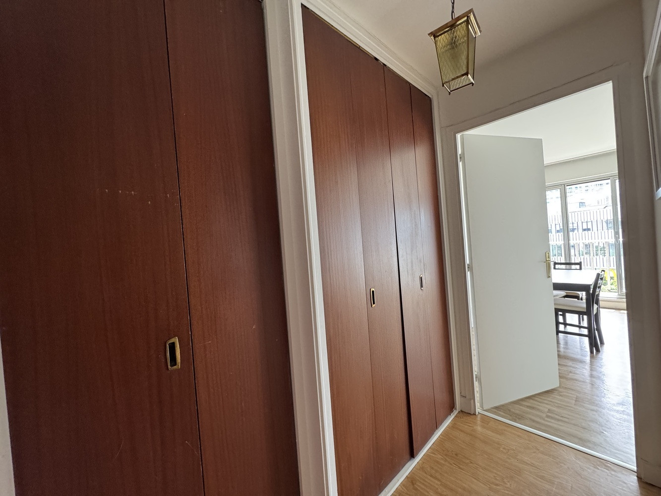 
                                                Location
                                                 MONTPARNASSE Grand Studio Meublé et terrasse