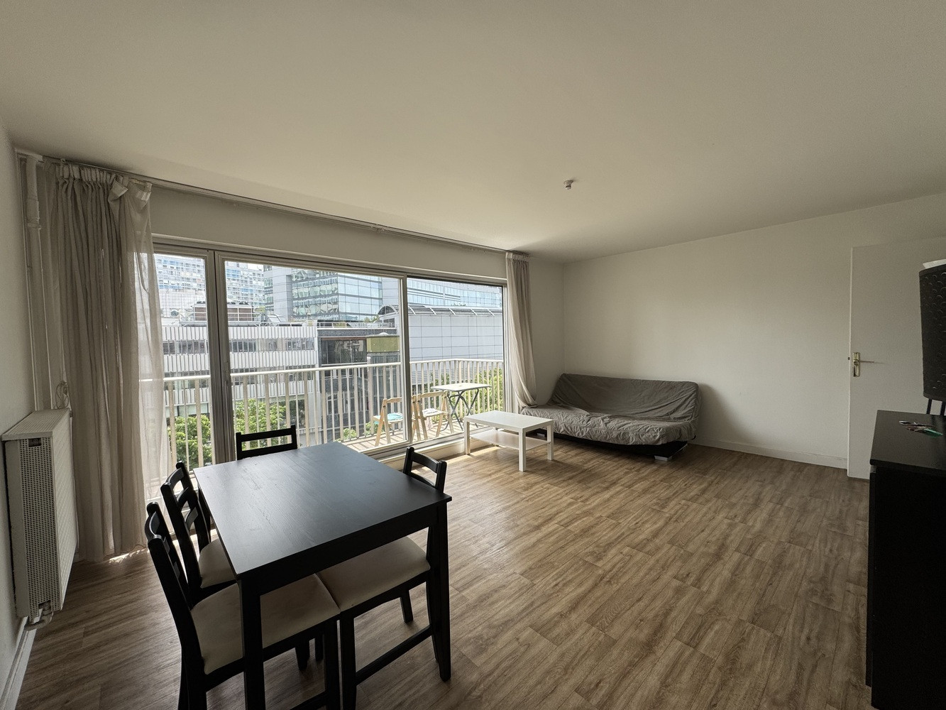 
                                                Location
                                                 MONTPARNASSE Grand Studio Meublé et terrasse