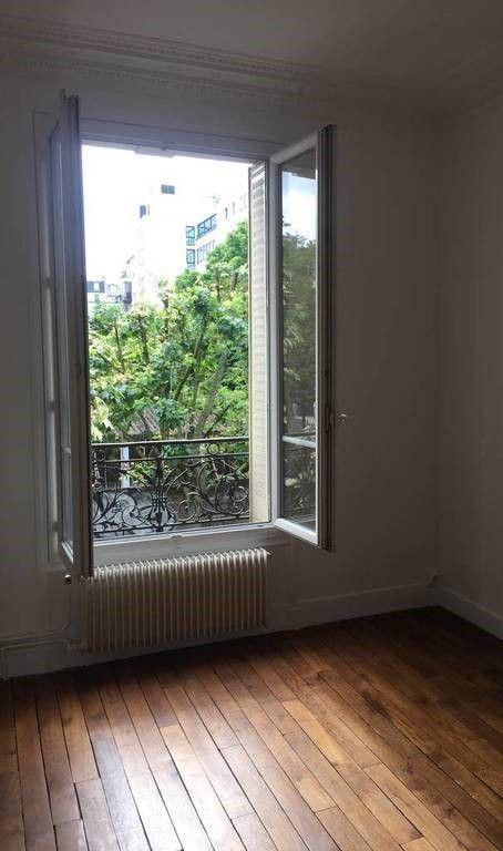 
                                                Location
                                                 Montrouge (92120)