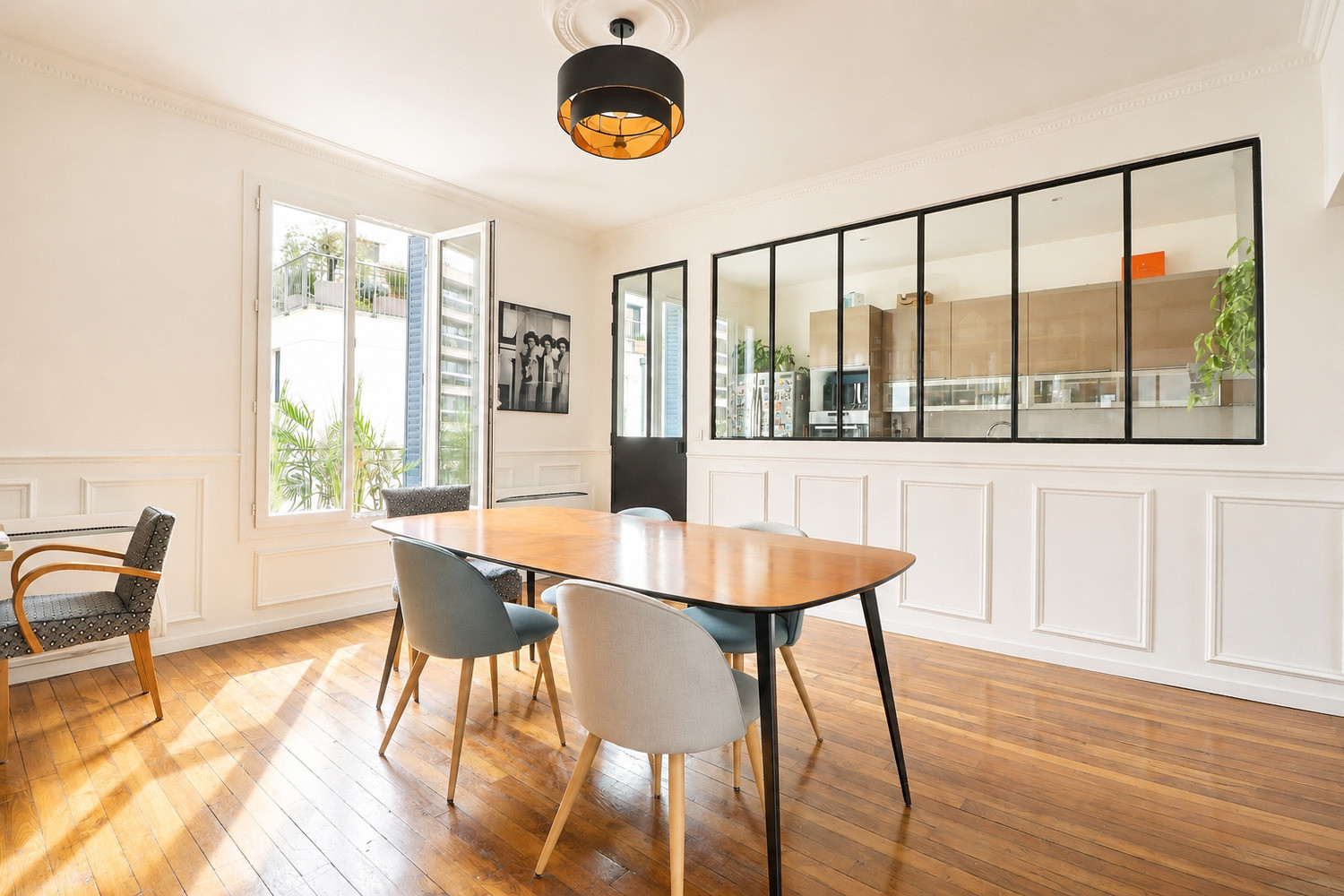 
                                                Vente
                                                 Montrouge, secteur Mairie / Beffroi 5P 111M²