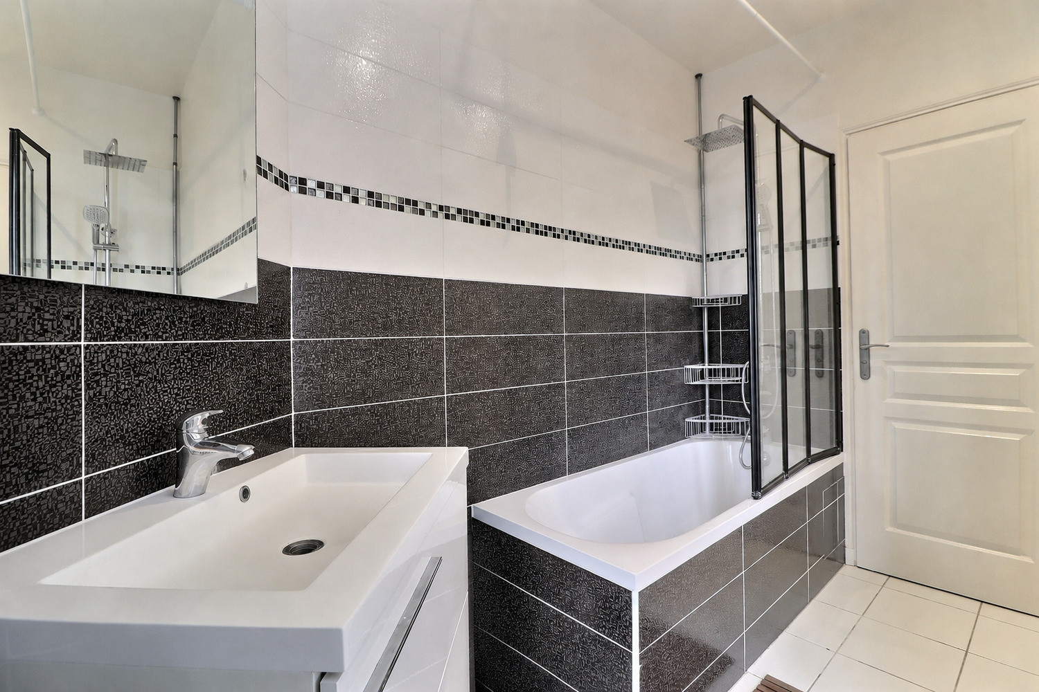 
                                                Vente
                                                 Montrouge, secteur Mairie / Beffroi 5P 111M²