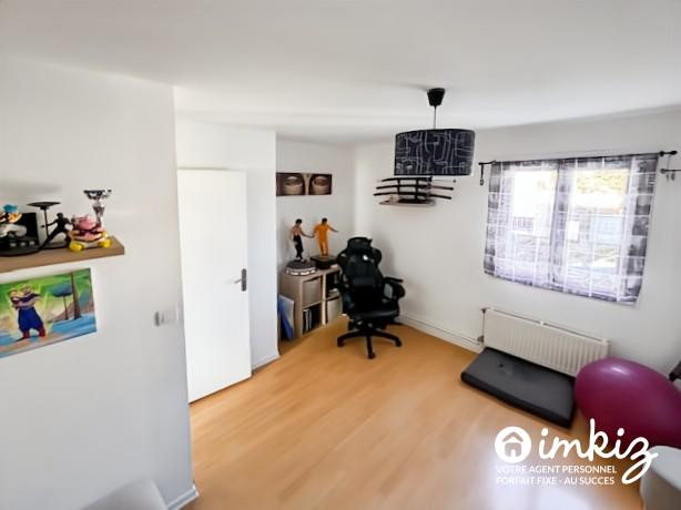 
                                                Vente
                                                 Montry - Maison 5 pièces avec jardin