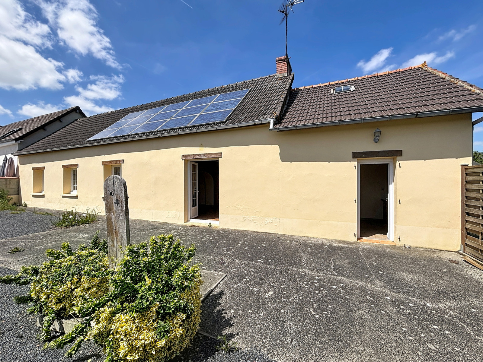 
                                                Vente
                                                 MOON-SUR-ELLE, Maison avec vie de plain-pied, 2 chambres
