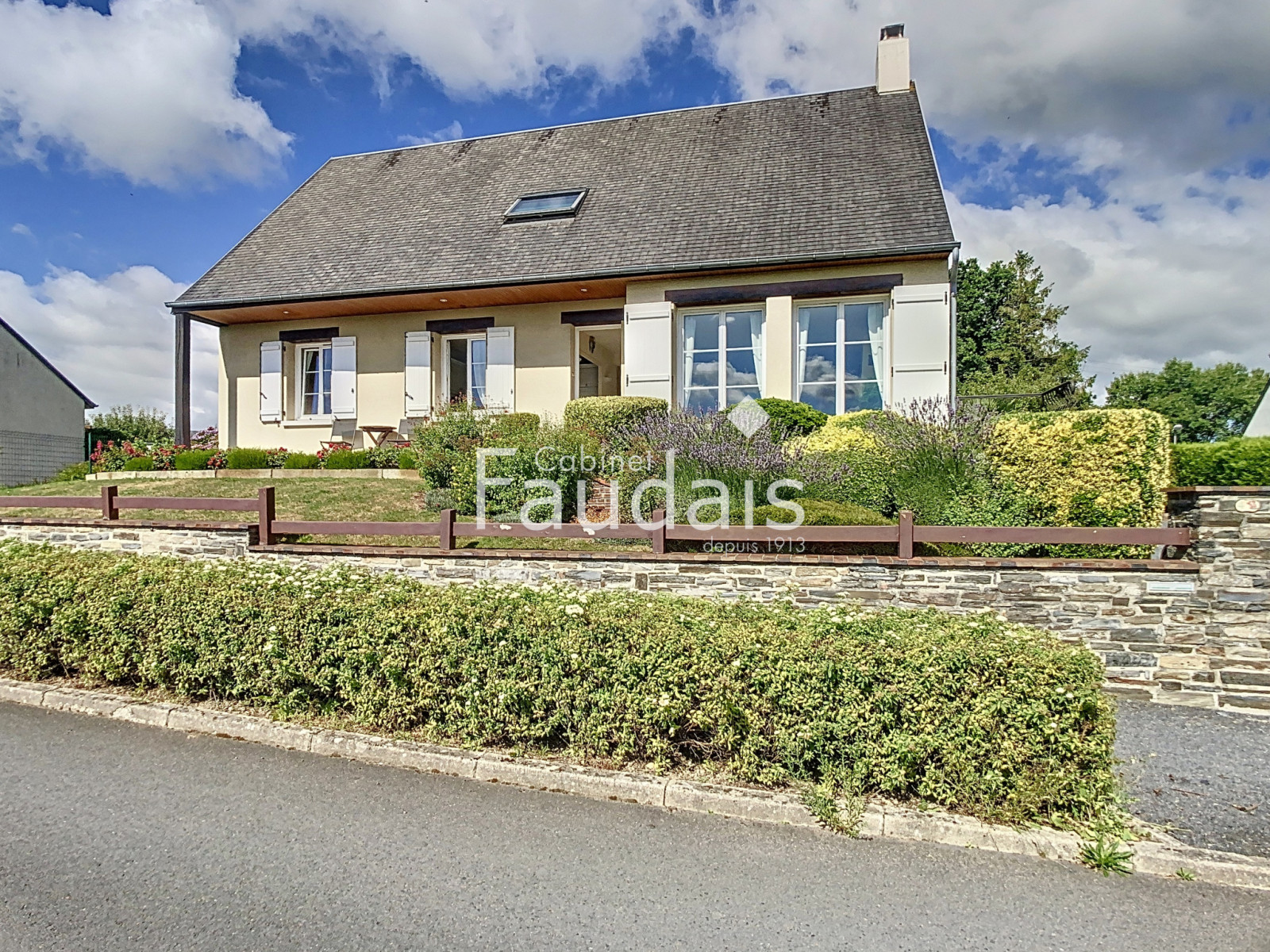 
                                                Vente
                                                 MOON-SUR-ELLE, Maison de 136m2, 4 chambres