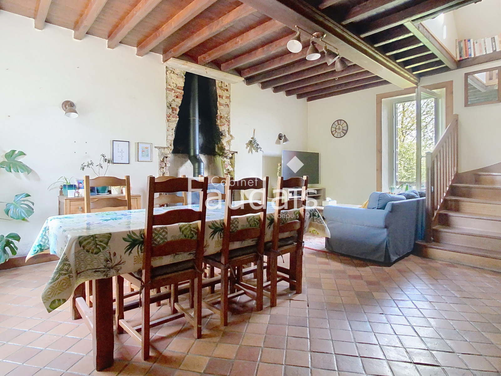 
                                                Vente
                                                 MOON-SUR-ELLE Maison en pierre avec 2.4ha