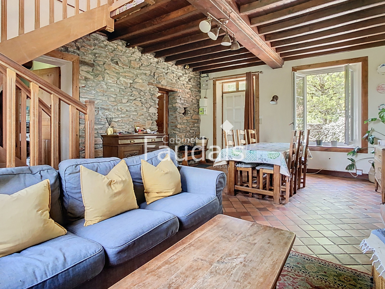 
                                                Vente
                                                 MOON-SUR-ELLE Maison en pierre avec 2.4ha