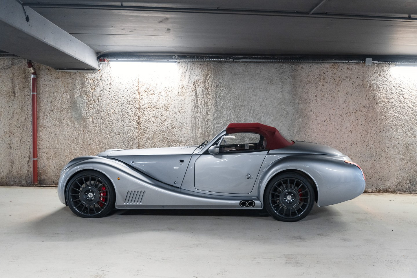 
                                                Voiture
                                                 Morgan Aero 8 Series 5 V8 4.8 367 - 1 of 160