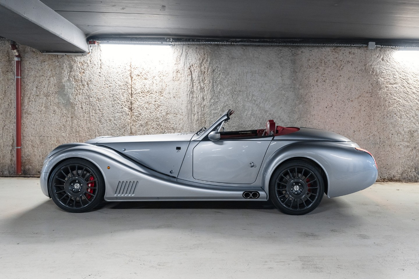 
                                                Voiture
                                                 Morgan Aero 8 Series 5 V8 4.8 367 - 1 of 160