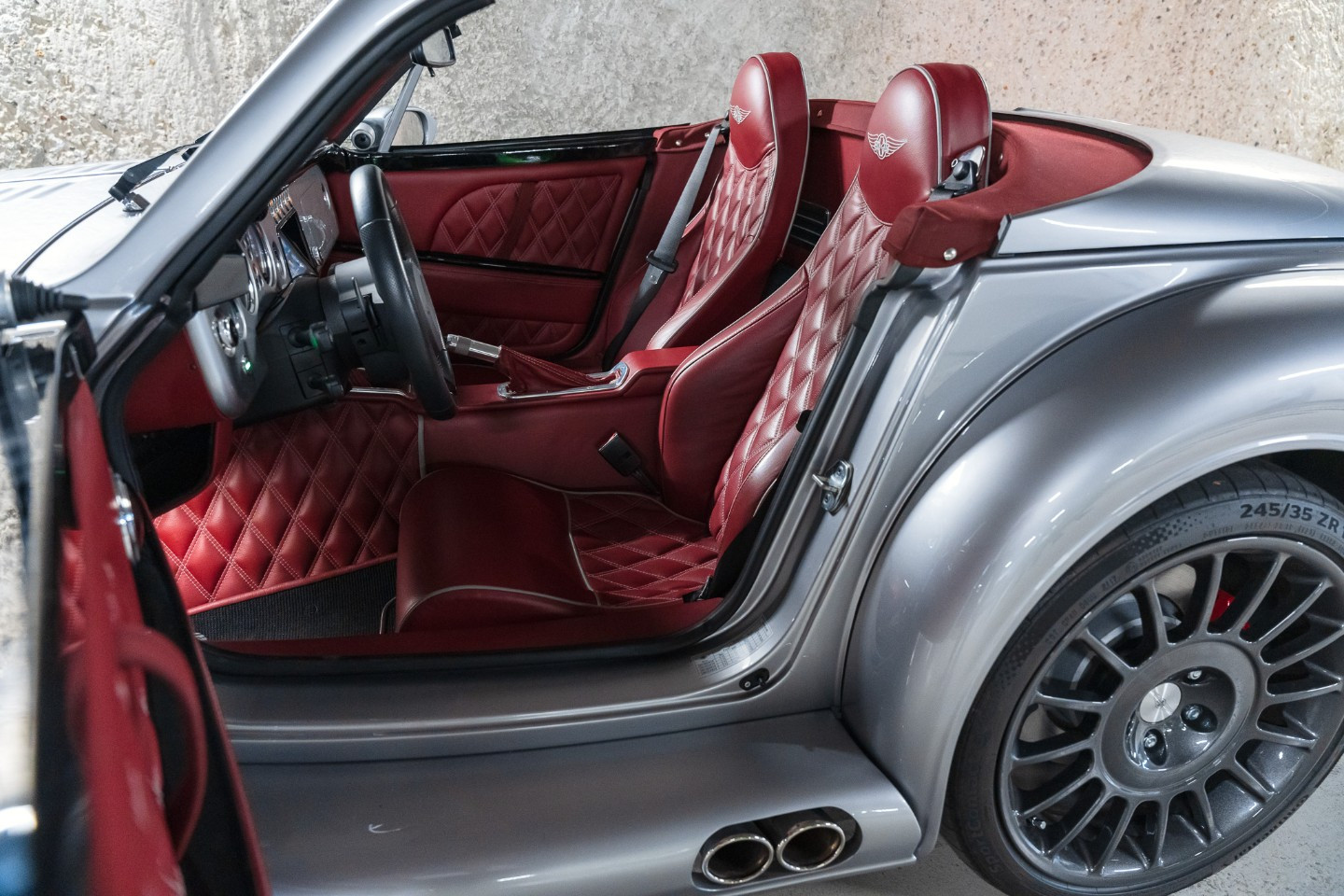 
                                                Voiture
                                                 Morgan Aero 8 Series 5 V8 4.8 367 - 1 of 160