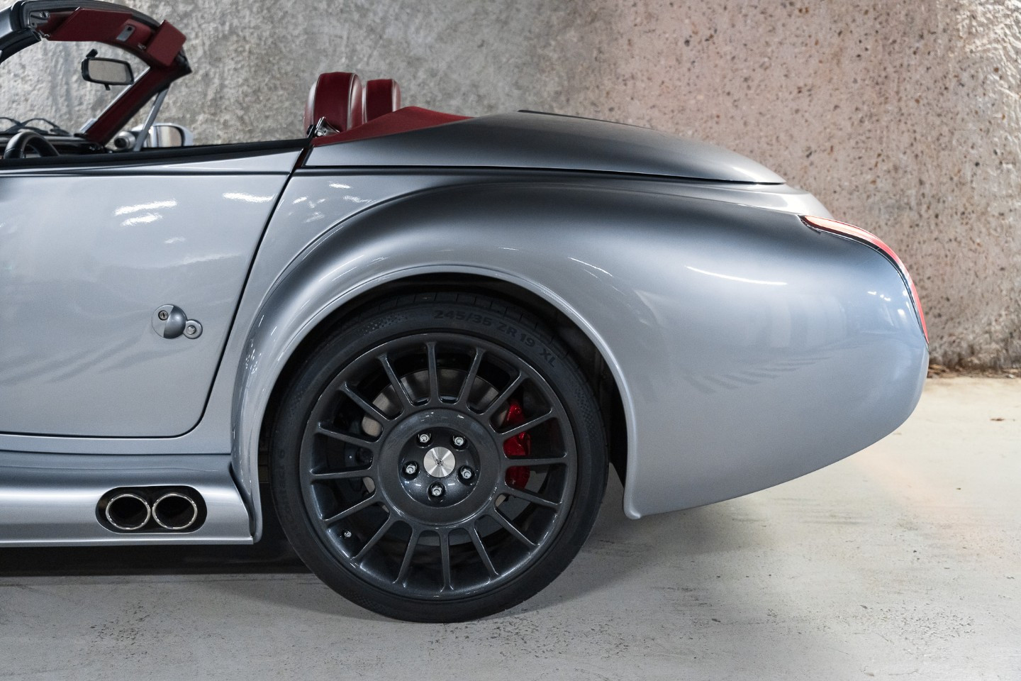 
                                                Voiture
                                                 Morgan Aero 8 Series 5 V8 4.8 367 - 1 of 160