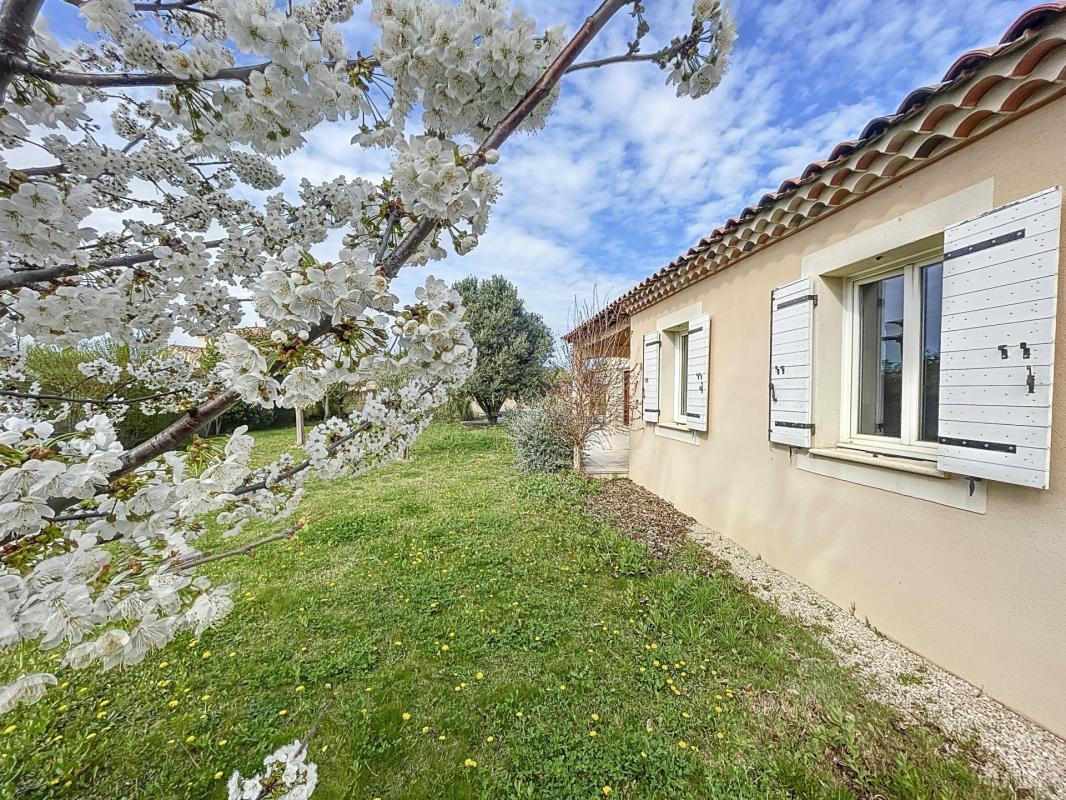 
                                                Vente
                                                 MORIERES LES AVIGNON - MAISON INDEPENDANTE PLAIN PIED 7 PIECES 146 m² sur 1000 m²