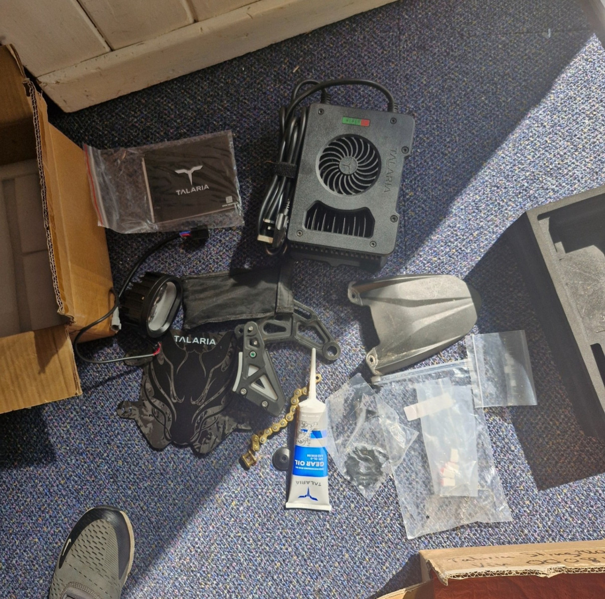 
                                                Sports
                                                 Moto cross Talaria Sting R Pro 72V Pro  2025