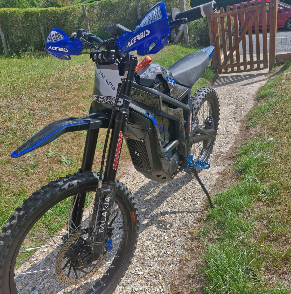 
                                                Sports
                                                 Moto cross Talaria Sting R Pro 72V Pro  2025