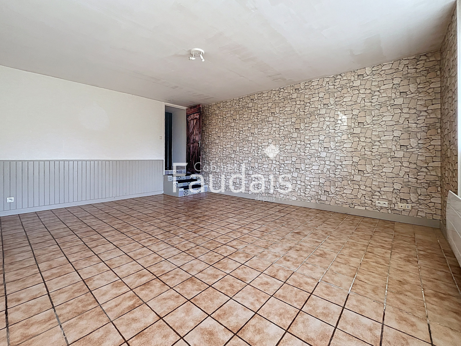 
                                                Vente
                                                 MOYON - Idéal 1ere acquisition