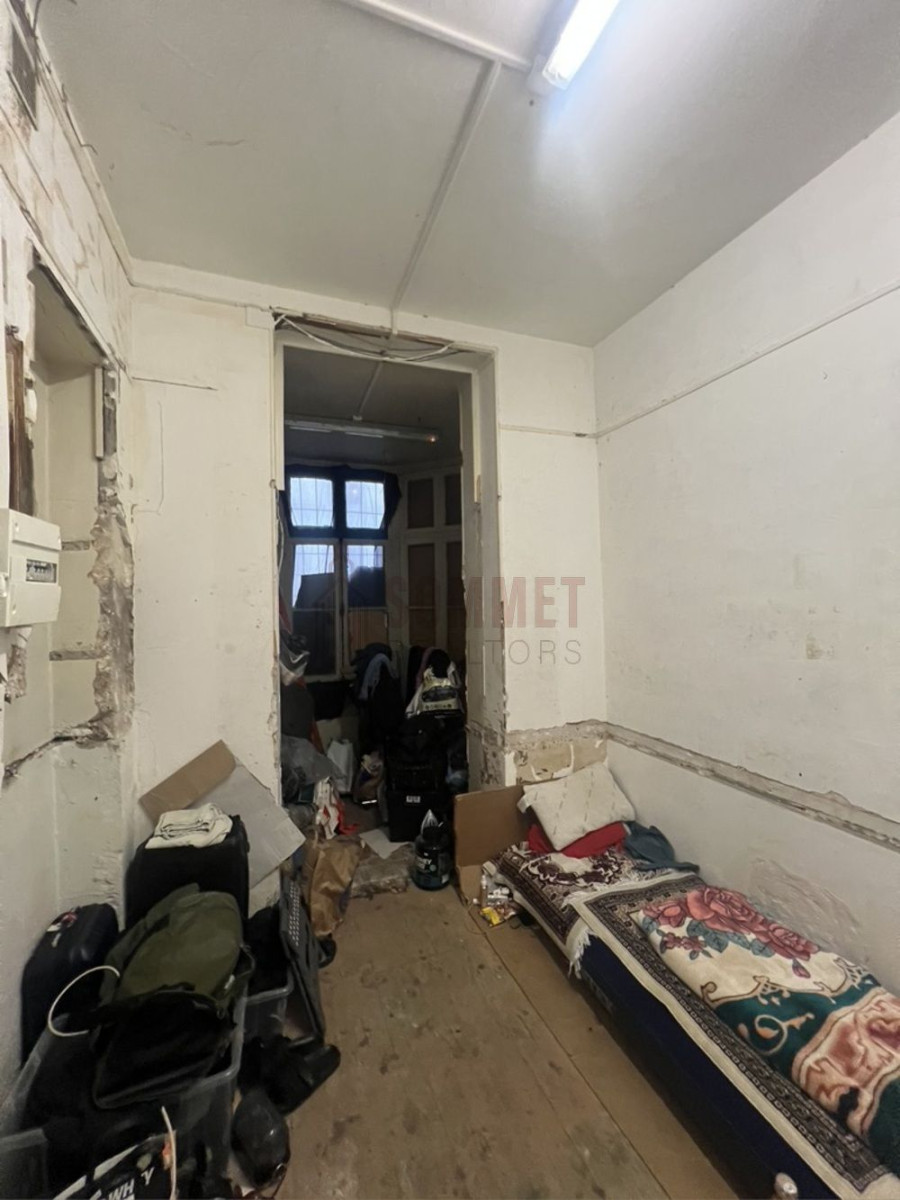 
                                                Vente
                                                 Mur Commercial - 48m2