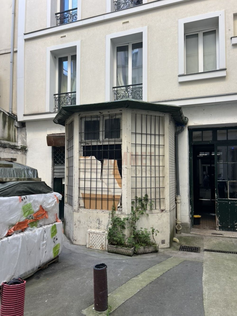 
                                                Vente
                                                 Mur Commercial - 48m2