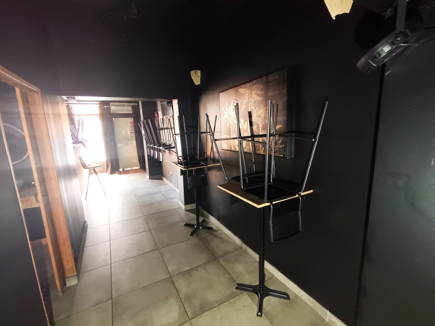 
                                                Vente
                                                 Murs commerciaux hyper centre deux caves Amiens
