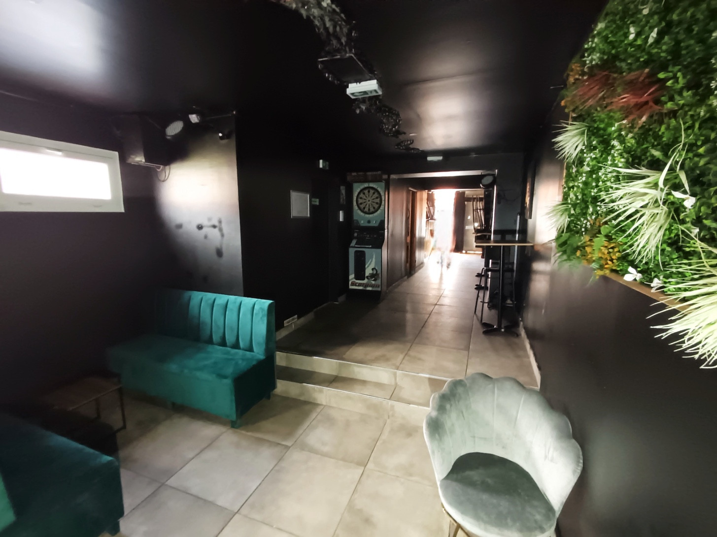 
                                                Vente
                                                 Murs commerciaux hyper centre deux caves Amiens