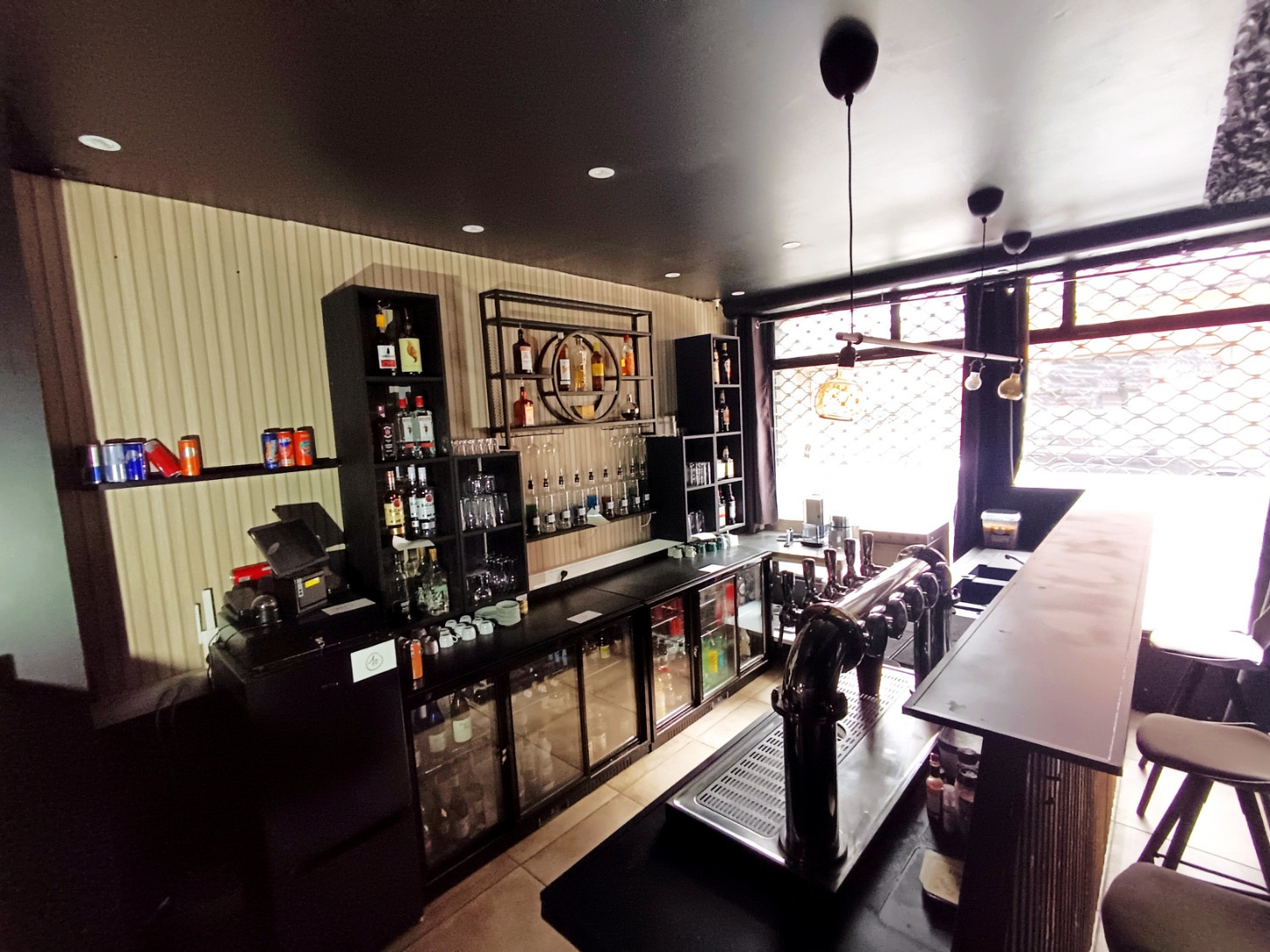 
                                                Vente
                                                 Murs commerciaux hyper centre deux caves Amiens