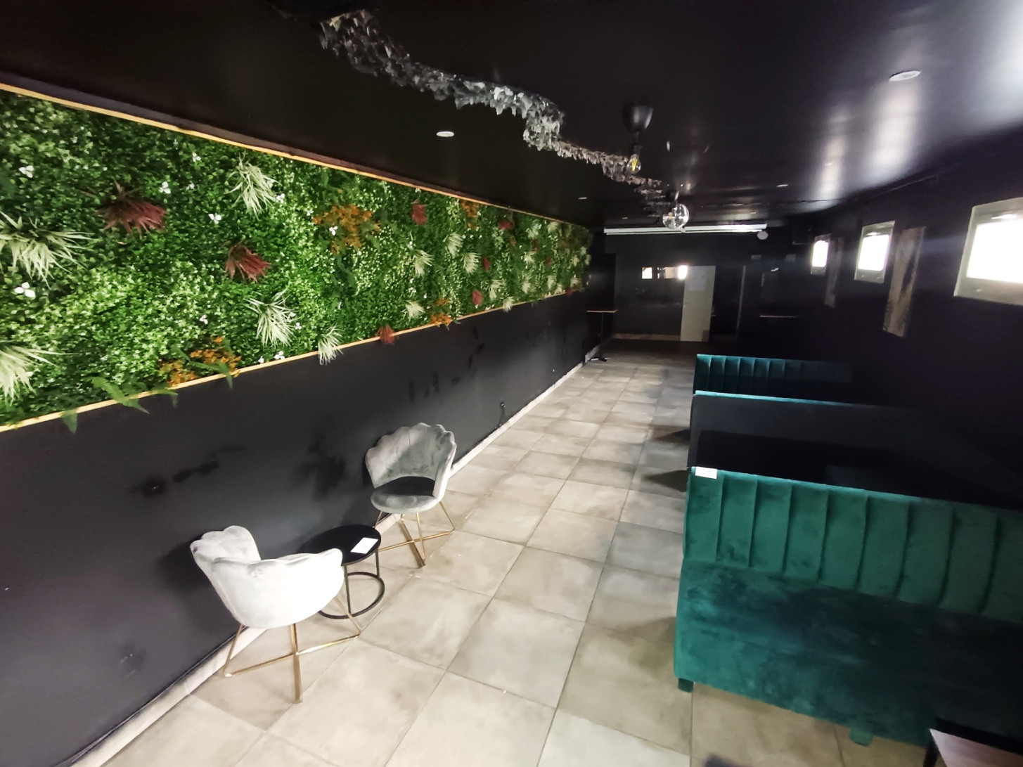 
                                                Vente
                                                 Murs commerciaux hyper centre deux caves Amiens