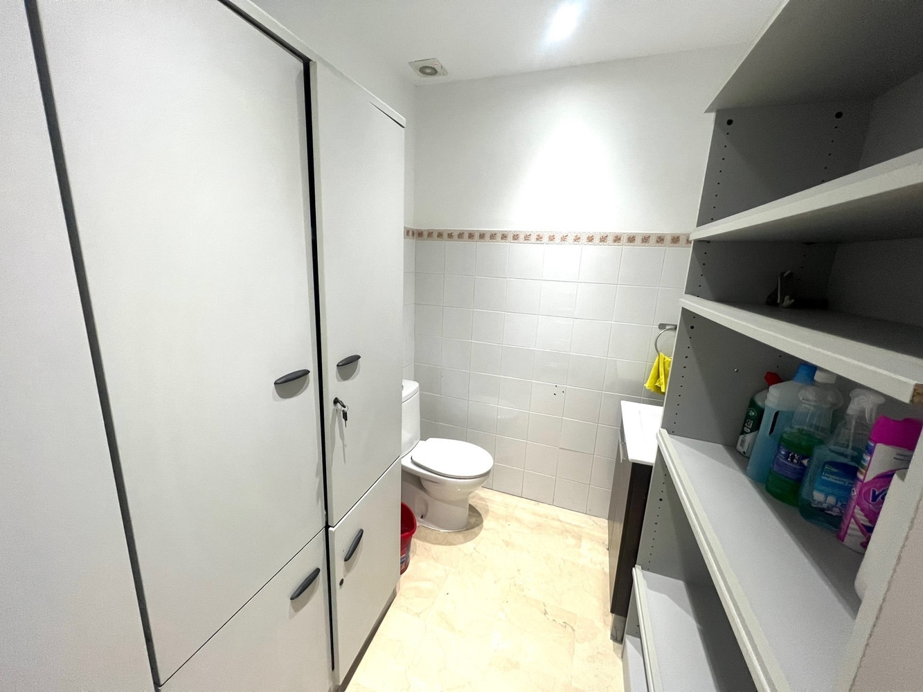 
                                                Vente
                                                 Murs de boutique 57m2 Puerto banus