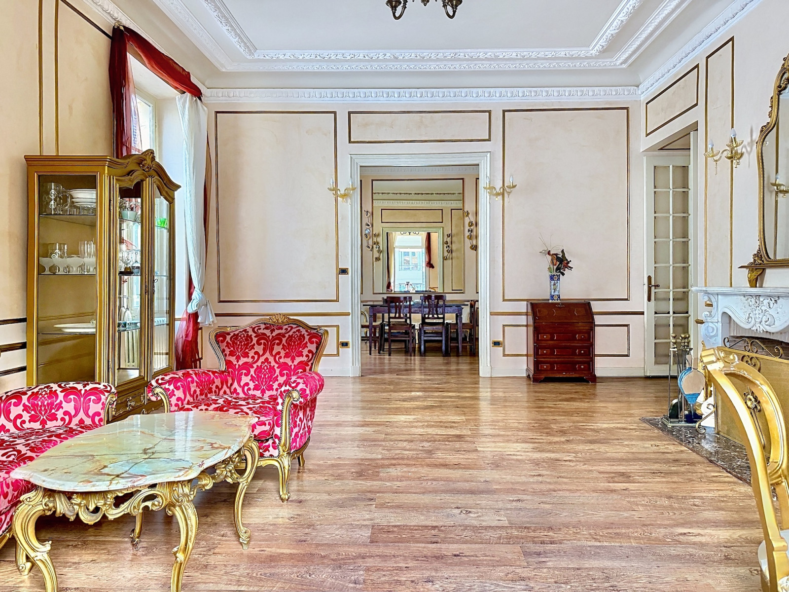 
                                                Vente
                                                 Musiciens - L’élégance d’une Villa de la Renaissance Italienne au cœur de la ville