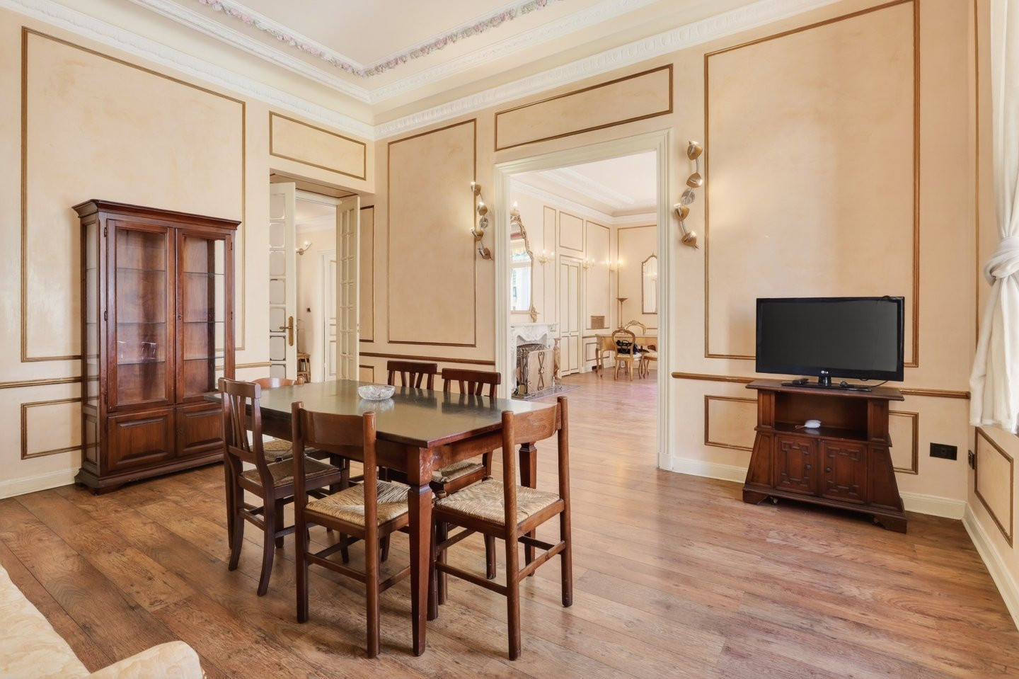 
                                                Vente
                                                 Musiciens - L’élégance d’une Villa de la Renaissance Italienne au cœur de la ville