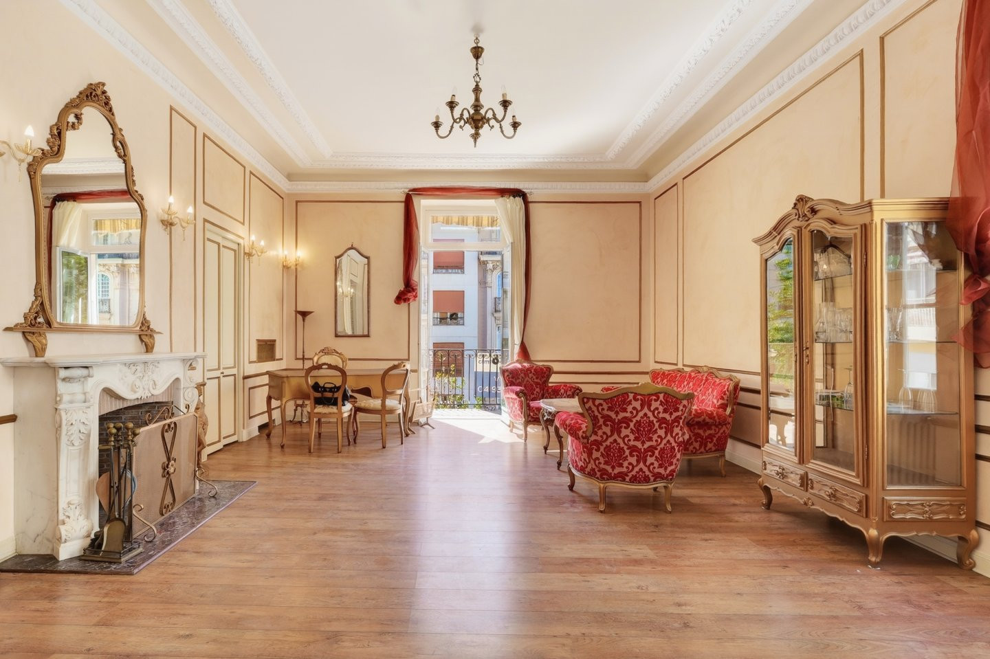 
                                                Vente
                                                 Musiciens - L’élégance d’une Villa de la Renaissance Italienne au cœur de la ville