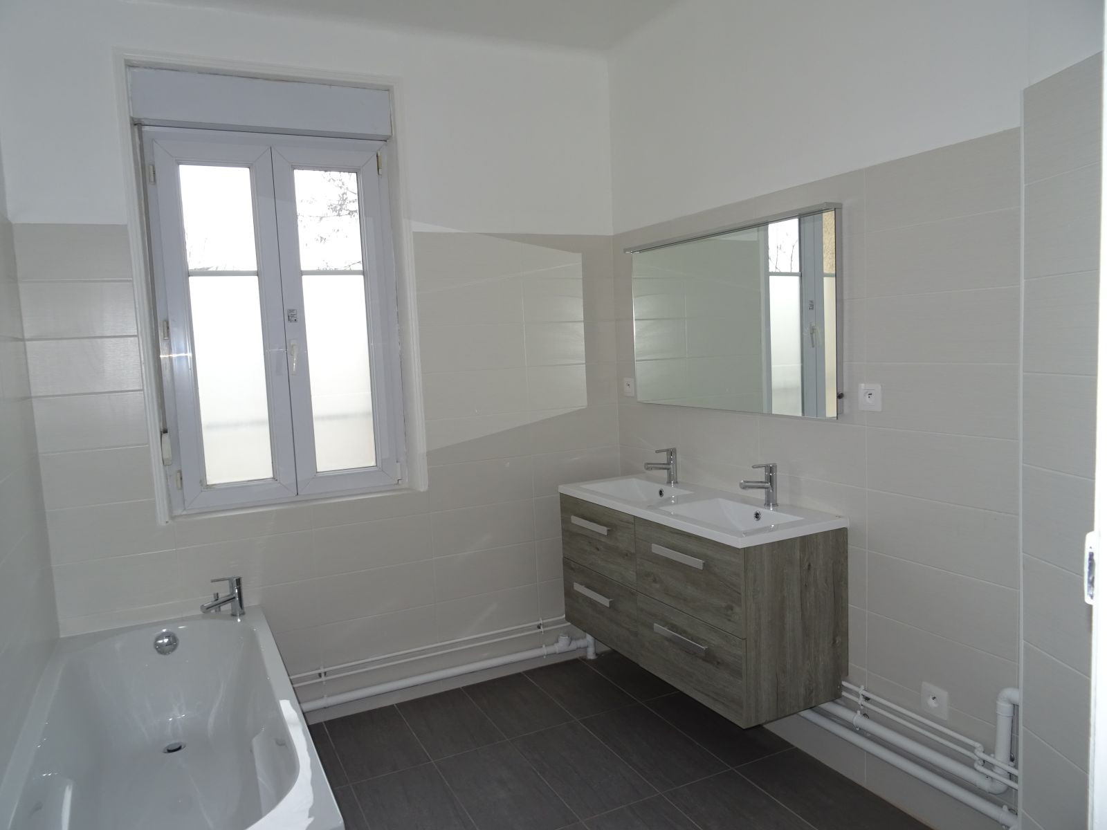 
                                                Location
                                                 NANCY, Appartement F 5