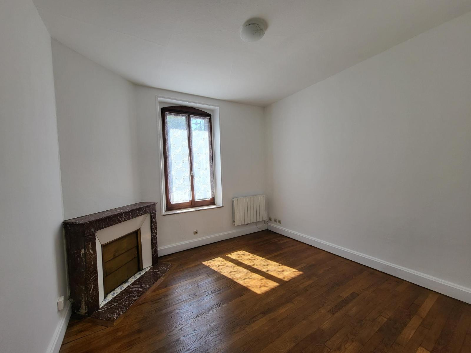 
                                                Location
                                                 NANCY, Faculté des Lettres, STUDIO