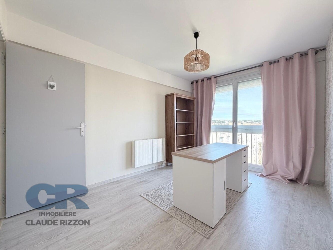 
                                                Vente
                                                 NANCY THERMAL - 4 pièces à vendre