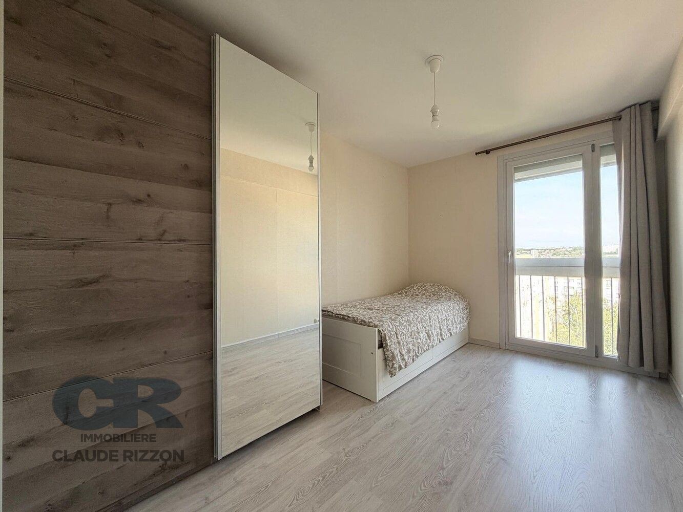 
                                                Vente
                                                 NANCY THERMAL - 4 pièces à vendre