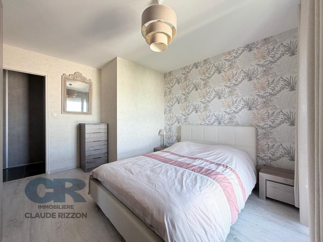 
                                                Vente
                                                 NANCY THERMAL - 4 pièces à vendre