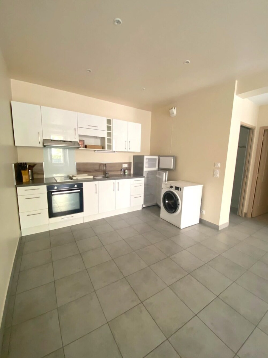 
                                                Location
                                                 NANTERRE-3 PIECES-54M2