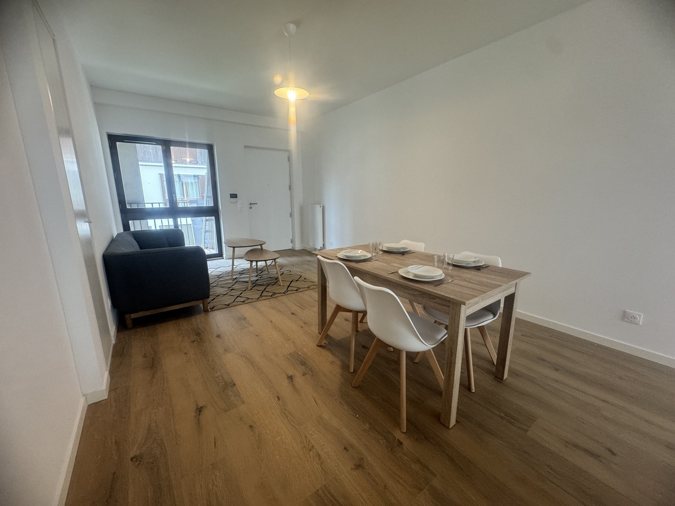 
                                                Location
                                                 Nanterre – F3 meublé neuf | RER A & E |Pkg