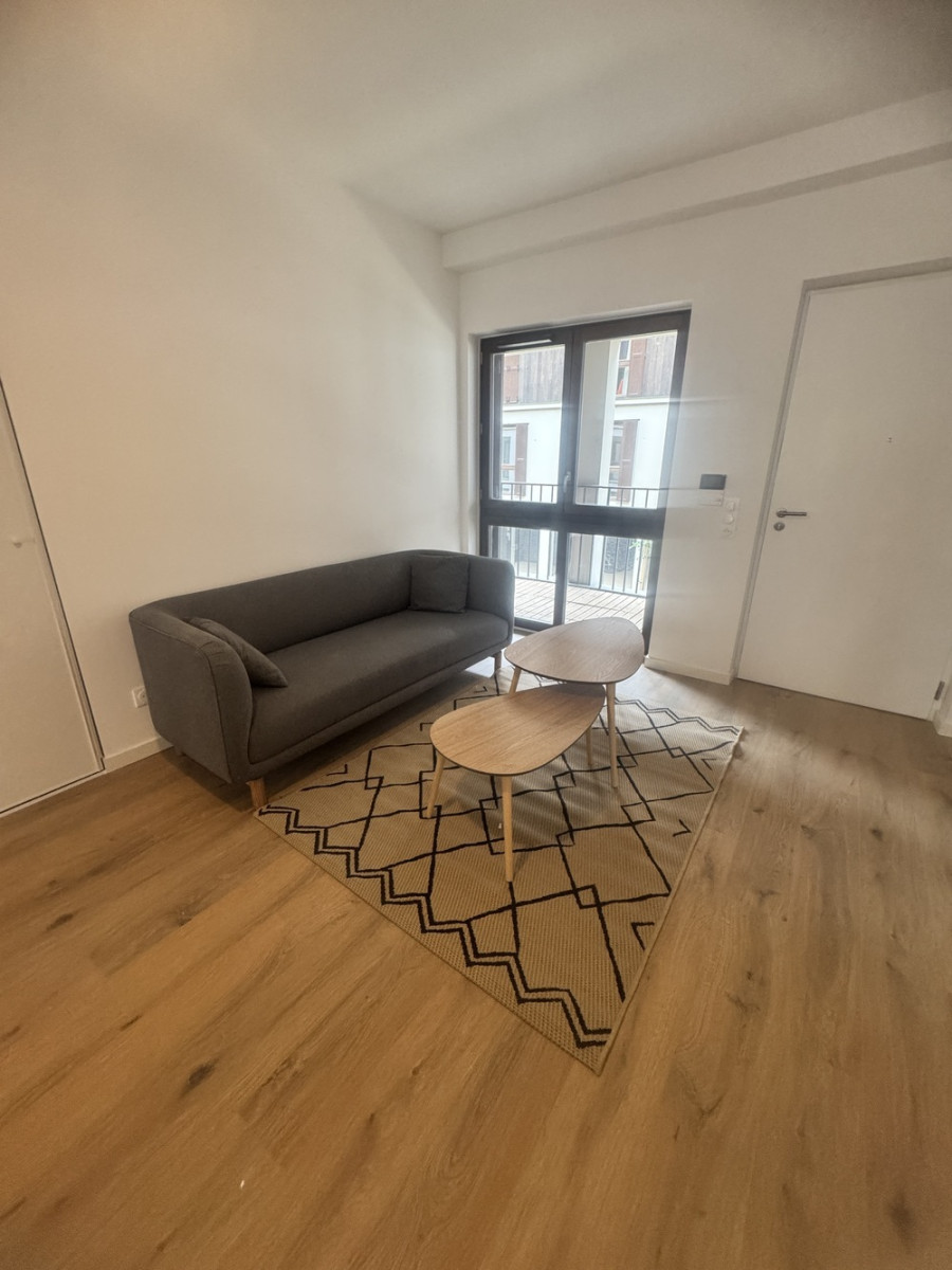 
                                                Location
                                                 Nanterre – F3 meublé neuf | RER A & E |Pkg