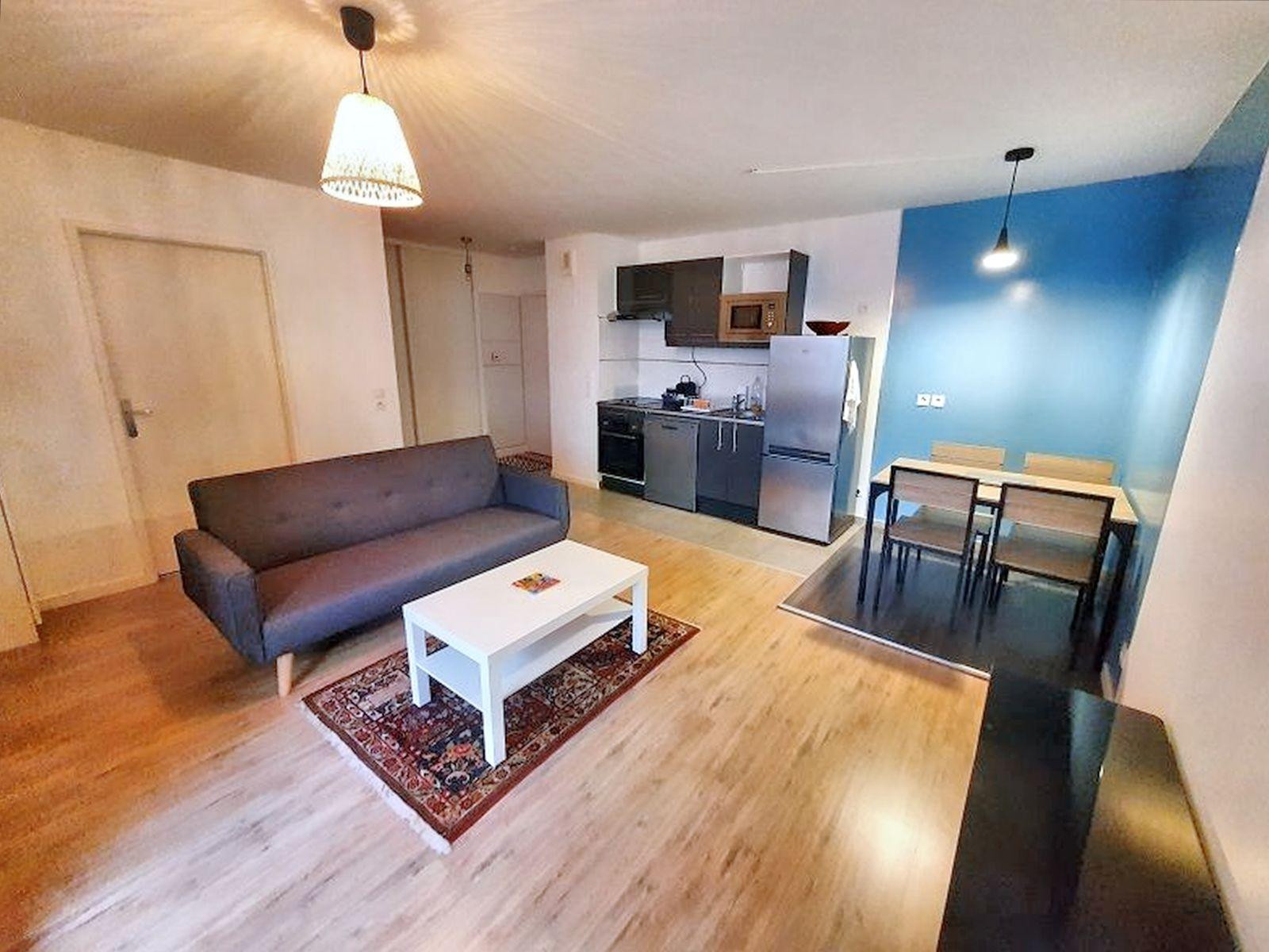 
                                                Location
                                                 Nanterre/La Défense - 2 pièces meublé
