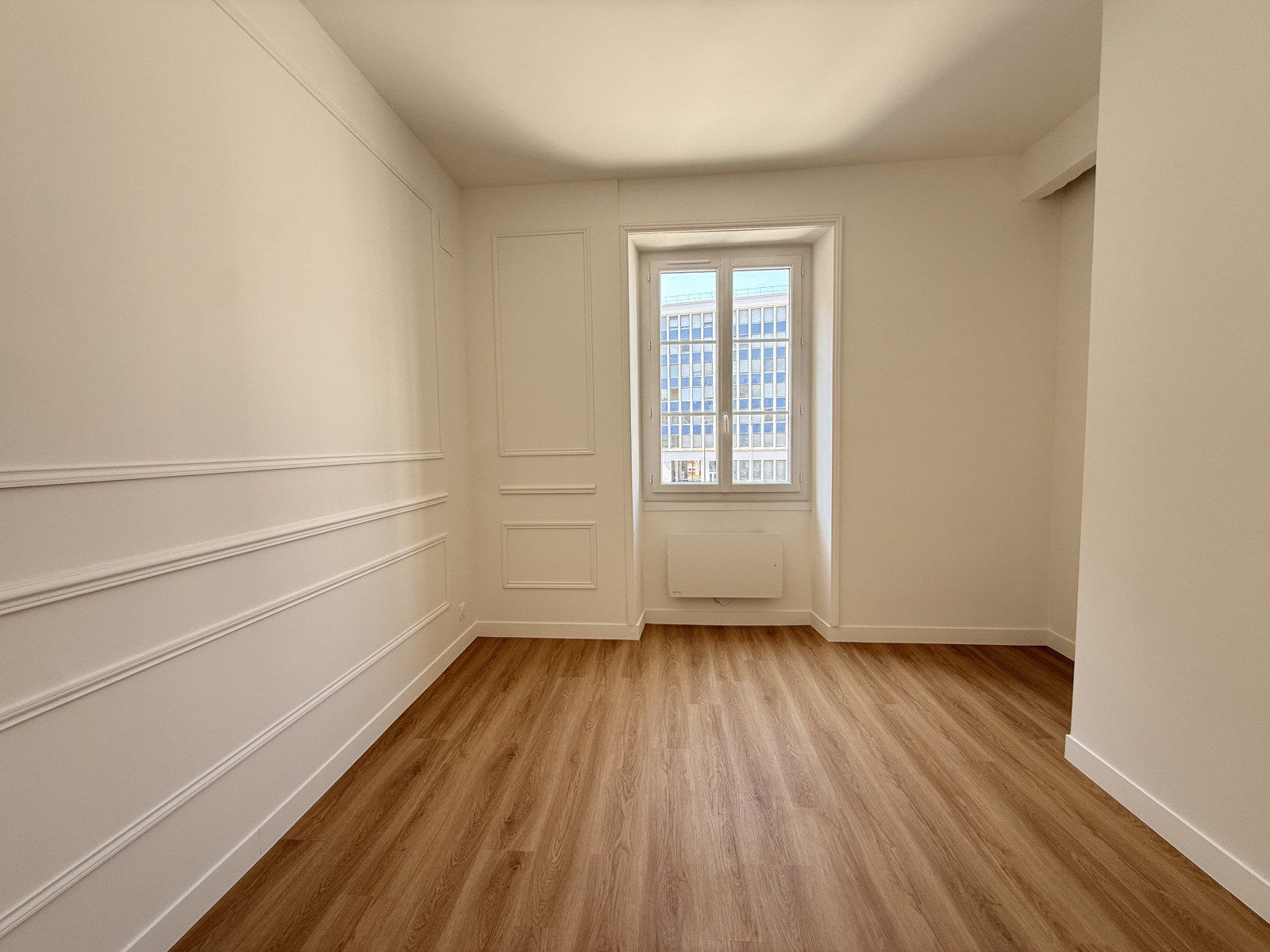 
                                                Vente
                                                 NANTES CENTRE – RUE MERCŒUR – T3 RÉNOVÉ DE 59,75 M² AU 2E ÉTAGE