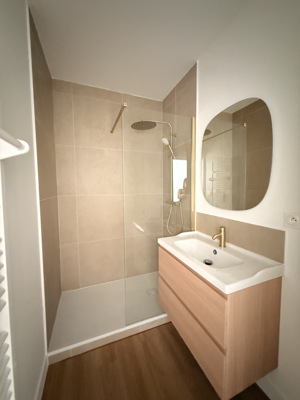 
                                                Vente
                                                 NANTES CENTRE – RUE MERCŒUR – T3 RÉNOVÉ DE 59,75 M² AU 2E ÉTAGE