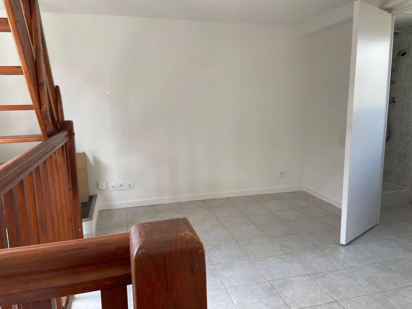 
                                                Location
                                                 NANTES – Chantenay – Charmante maison triplex avec