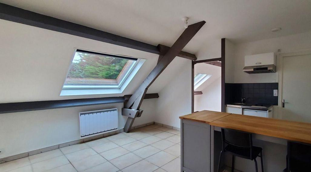
                                                Location
                                                 Nantes, T2 de 45 m² mansardé poutres apparentes