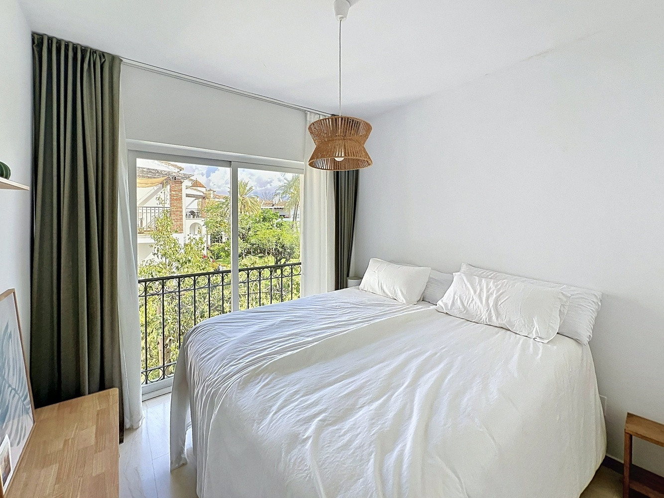 
                                                Vente
                                                 New Golden Mile – Élégant penthouse avec vue