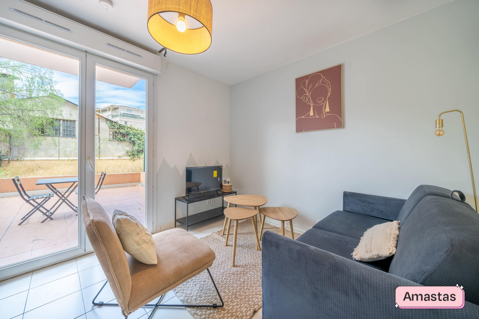 
                                                Location
                                                 Nice 06300 - Charmant studio lumineux avec terrasse quartier Riquier