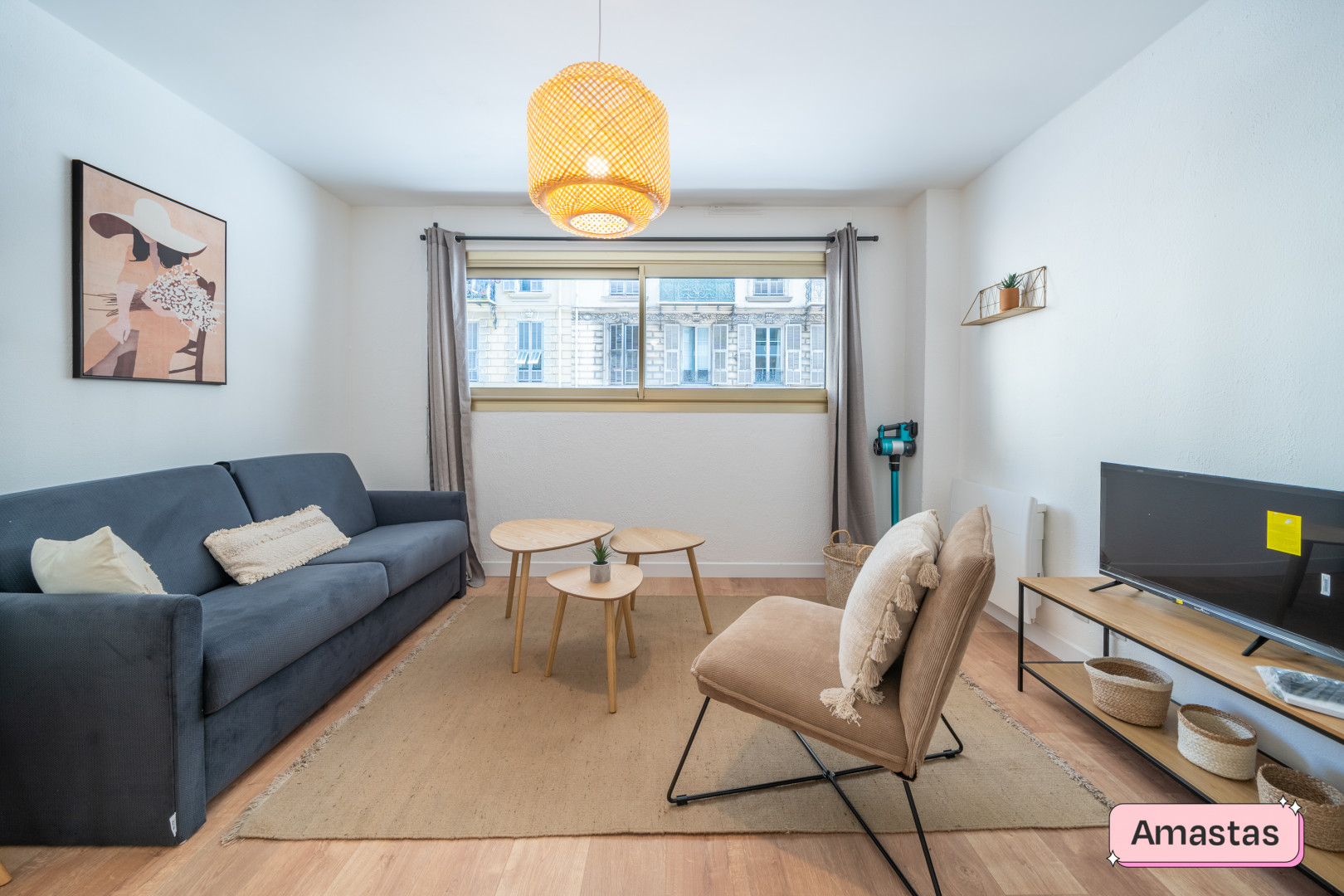 
                                                Location
                                                 Nice 06300 - Spacieux et lumineux T1 dans le quartier du Port