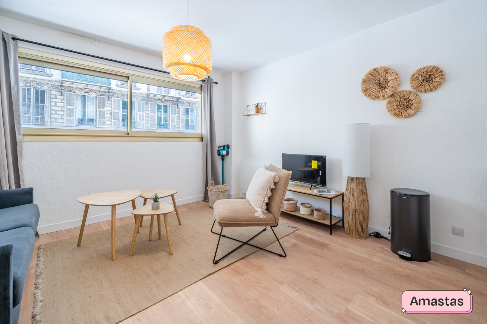 
                                                Location
                                                 Nice 06300 - Spacieux et lumineux T1 dans le quartier du Port